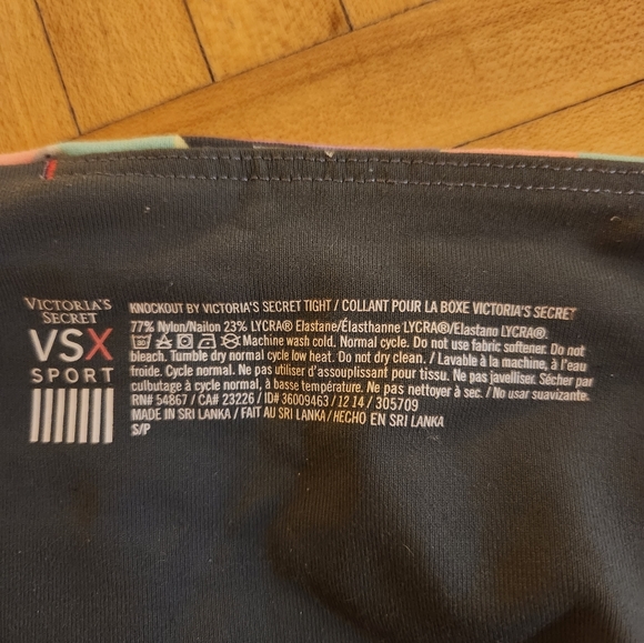 Victoria's Secret sport leggings - Picture 3 of 3
